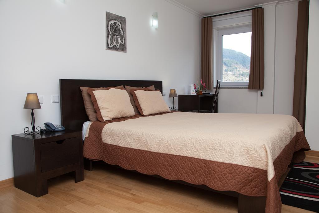 Vale Do Zezere Hotel Мантейгас Экстерьер фото